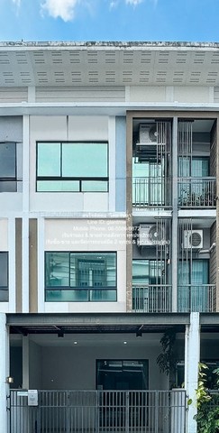ขายทาวน์โฮม 3 ชั้น รีโนเวทใหม่ ซ.วัชรพล ใกล้ทางด่วน และสถานีรถไฟฟ้า 19.3 ตร.ว. 4 น 3 น้ำ 2 จอดรถ ราคา 4.89 ล้านบาท