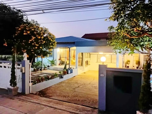 อิมแพ็ค แจ้งวัฒนะ 30-38 เซ็นทรัลแจ้งวัฒนะ 2.3 กม.​ ให้เช่าบ้านเดี่ยว 102ตร.ว. 4นอน 2น้ำ​ 2คัน​ 3แอร์ รถไฟฟ้าเมืองทองธานี500ม. ​