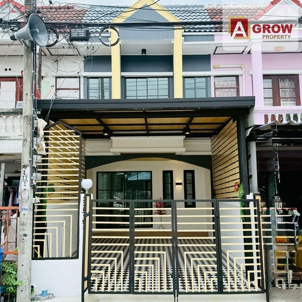 หมู่บ้านรุ่งนภา ซอยร่มเกล้า16 บ้านสวย เฟอร์ฯครบ รีโนเวทใหม่ทั้งหลัง พร้อมเข้าอยู่