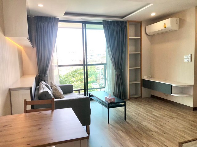 ให้เช่า 20,000 คอนโดเดอรูฟ พหลโยธิน  1 ห้องนอน 1 ห้องน้ำ ชั้น4 ขนาด 50 ตร.ม ใกล้BTS อารีย์ และ ใกล้BTS สนามเป้า