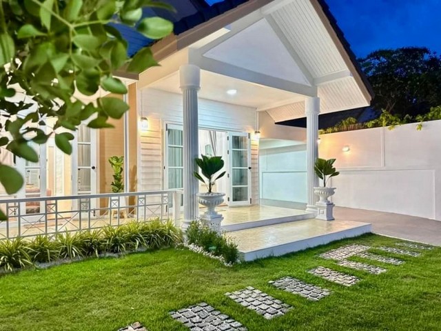 บ้านเดี่ยวตำบลโป่ง ติดถนนเส้น 36  ตกแต่งครบ พร้อมเฟอร์นิเจอร์ FP-H0377 
