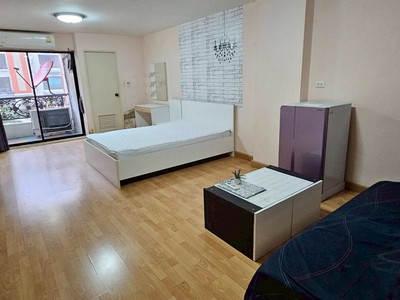 ขายถูก ด่วนมาก คอนโด ฌ็องเซลิเซ่ แจ้งวัฒนะ Champs Elysees Chaengwattana อาคารบี ห้องขนาด 33.63 ตร.ม. ชั้น 4 ทำเลดี เดินทางสะดวก 