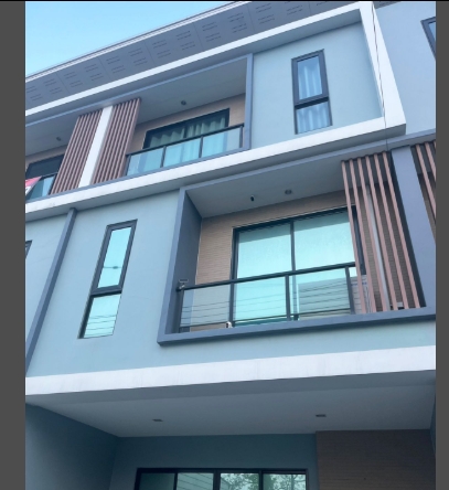 ขายทาวน์โฮม บ้านชญาดา @เวิร์ค บางนา กม.5 ออกซอยศรีด่าน 22 ได้ ใกล้เมกา บางนา 