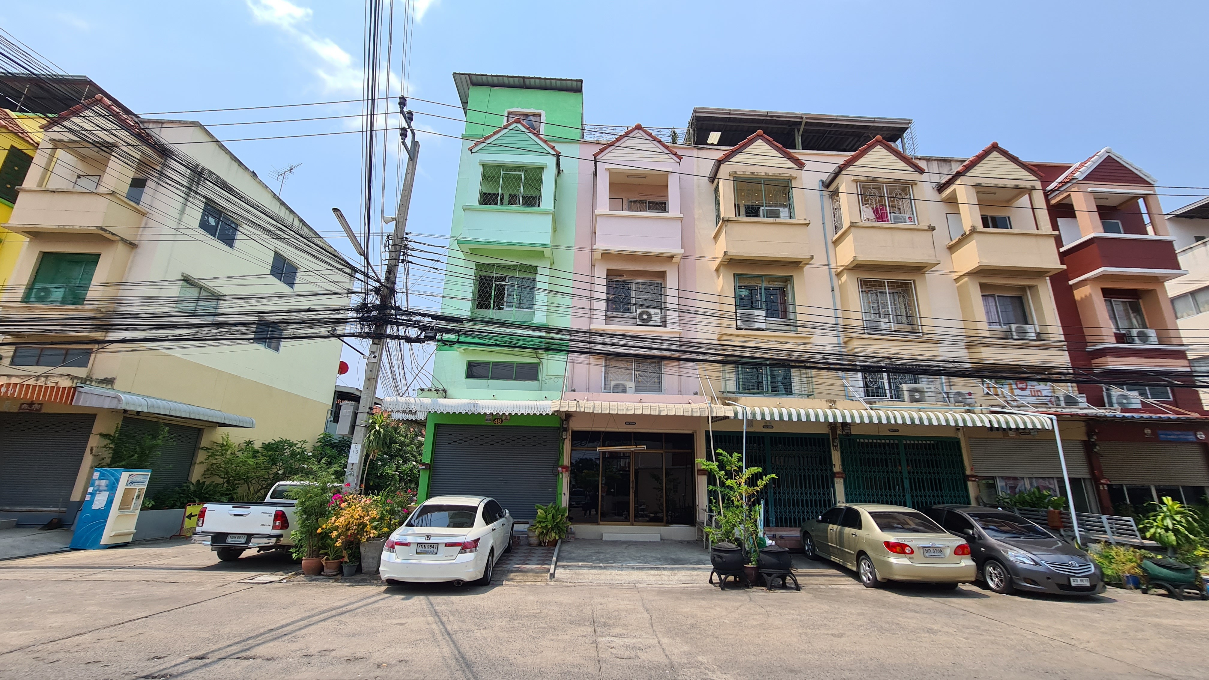 ขายอาคารพาณิชย์ 3.5 ชั้น เขตบางขุนเทียน กรุงเทพมหานคร โครงการ พิศาล 48
