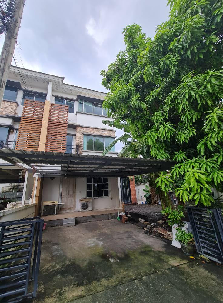 SALE ขาย Townhouse ทาวน์เฮ้าส์ใกล้รถไฟฟ้า Airport-Link สถานีหัวหมาก, รถไฟฟ้าสายสีเหลือง สถานีศรีกรีฑา 4000000 บ. 2BR ใหญ่ขนาด 43 ตาราง.วา   ราคาต่ำกว่าตลาด
