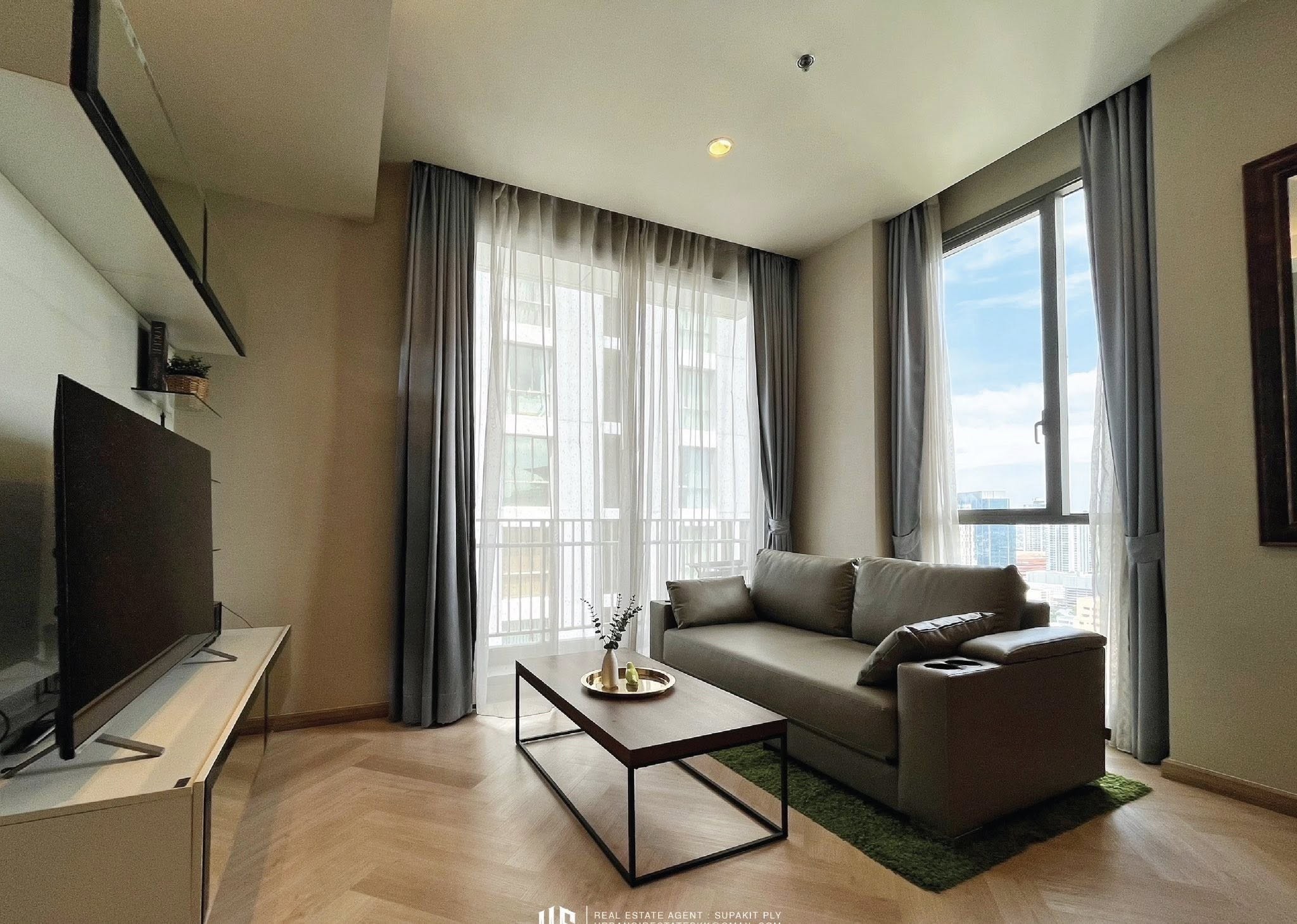 Quattro Thonglor private spacious convenient 27th floor BTS Thonglor