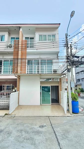 TOWNHOUSE -โรงพยาบาลบีแคร์  ???? - ใกล้โรงเรียน ปั้มน้ำมัน ตลาดชุมชน ???? - สนามบินดอนเมือง ✈ - ตลาดนัด เซฟวันโก แยก คปอ. 25000 บาท. 3Bedroom4น้ำ พื้นที่ 20 ตรว. 0 Ngan 0 ไร่ ไม่ไกลจาก -โรงพยาบาลบีแคร์  ???? - ใกล้โรงเรียน ปั้มน้ำมัน ตลาดชุมชน ???? -