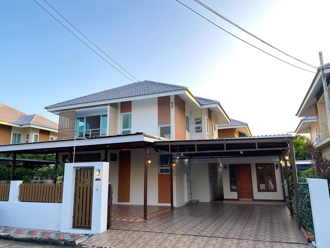 โซนหางดง #ขายพร้อมผู้เช่า 4.5 ล้าน 60 ตรว. บ้านเดี่ยว 2 ชั้น #รีโนเวทใหม่ #เฟอร์นิเจอร์ครบ #รับรายได้เดือนละ35,000 บาท #น้ำไม่เคยท่วม